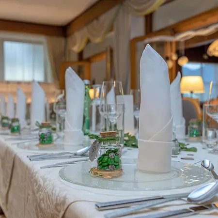 Pensjonat Landhof Waidegger Wirt - Hotel, Restaurant, Bar Waidegg