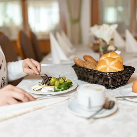 Landhof Waidegger Wirt - Hotel, Restaurant, Bar Pensionat 3*