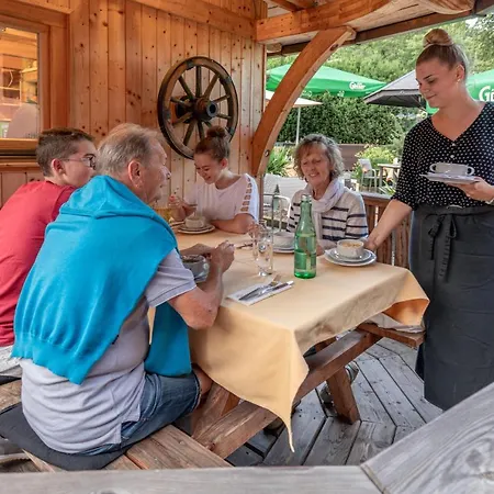 Landhof Waidegger Wirt - Hotel, Restaurant, Bar 3*