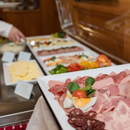 Landhof Waidegger Wirt - Hotel, Restaurant, Bar Pensionat 3*