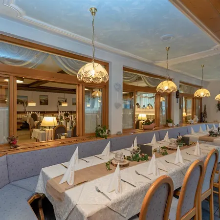 Landhof Waidegger Wirt - Hotel, Restaurant, Bar 3*